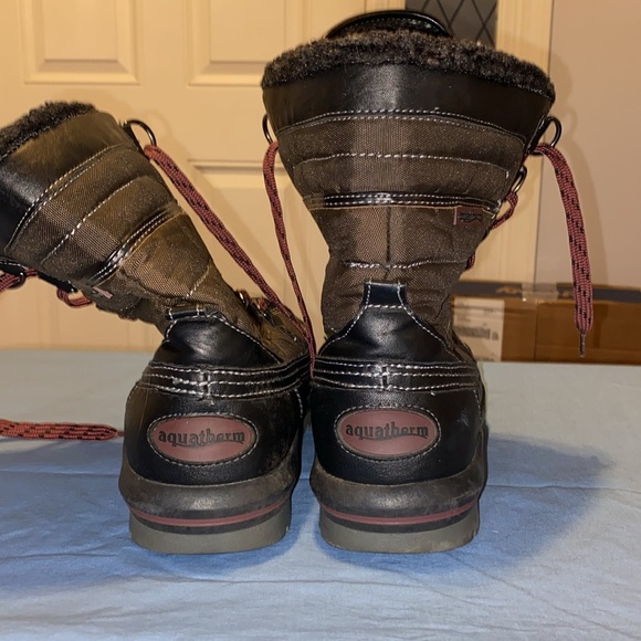 Aquatherm Boots, Women’s 10, pre-owned pet friendly home. - Picture 5 of 8